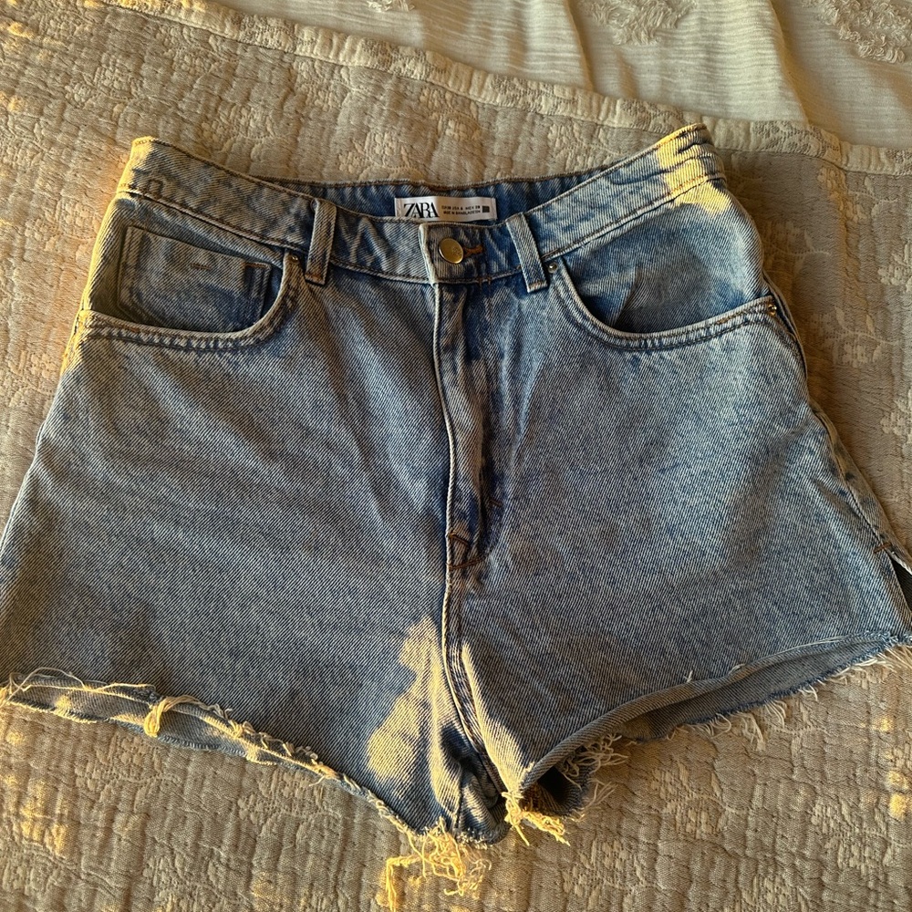 Zara Women's Blue Denim Shorts